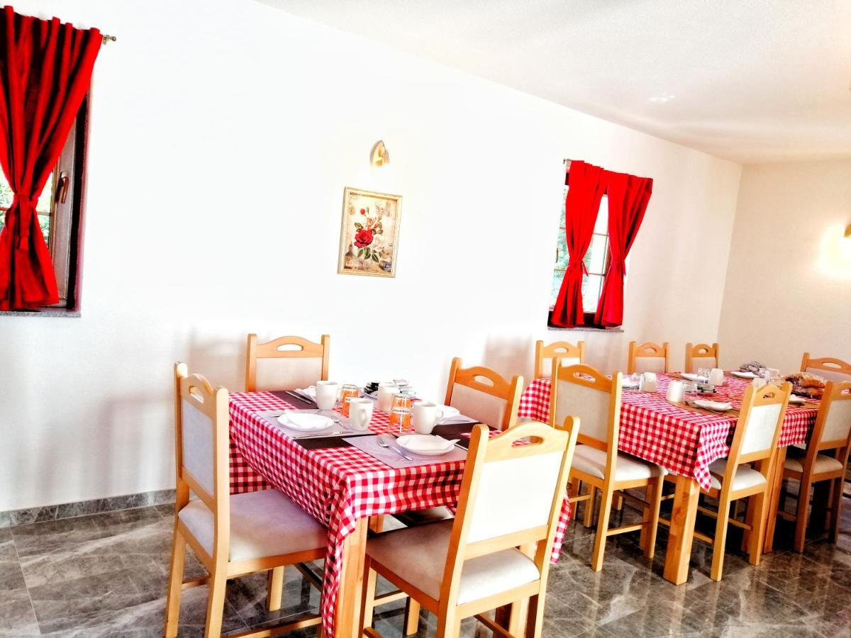 House Angie Hotel Йезерце Екстериор снимка