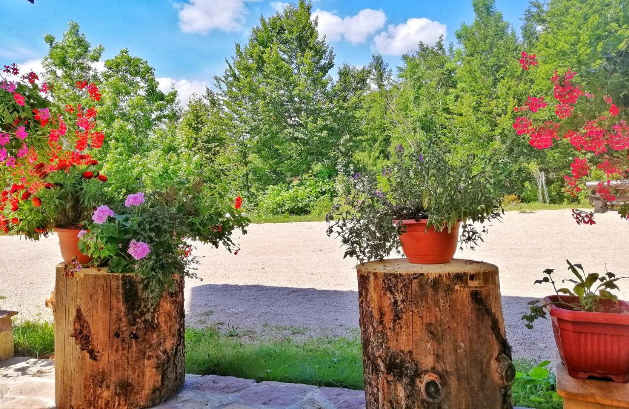 House Angie Hotel Йезерце Екстериор снимка