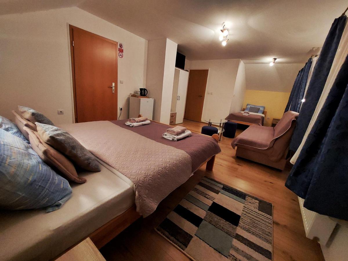 House Angie Hotel Йезерце Екстериор снимка