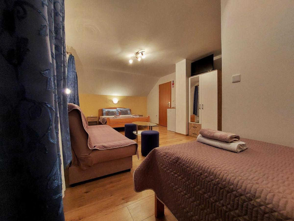 House Angie Hotel Йезерце Екстериор снимка